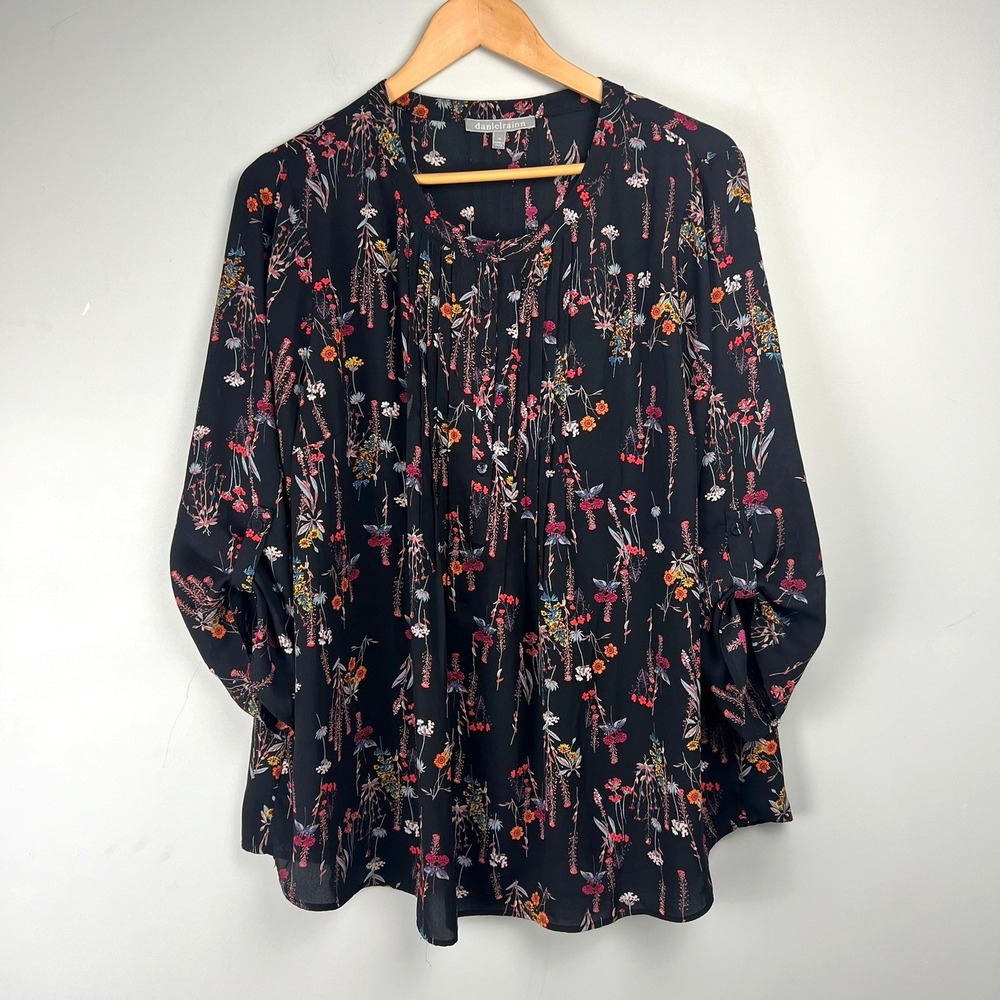 Daniel Rainn Black Floral Pleated Roll Tab Sleeve Blouse Sz‎ 1X Cottage Feminine
